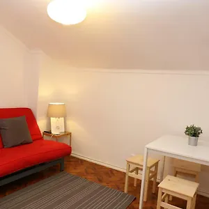 https://white-cosy-apartment.hotels-lisbon-portugal.com